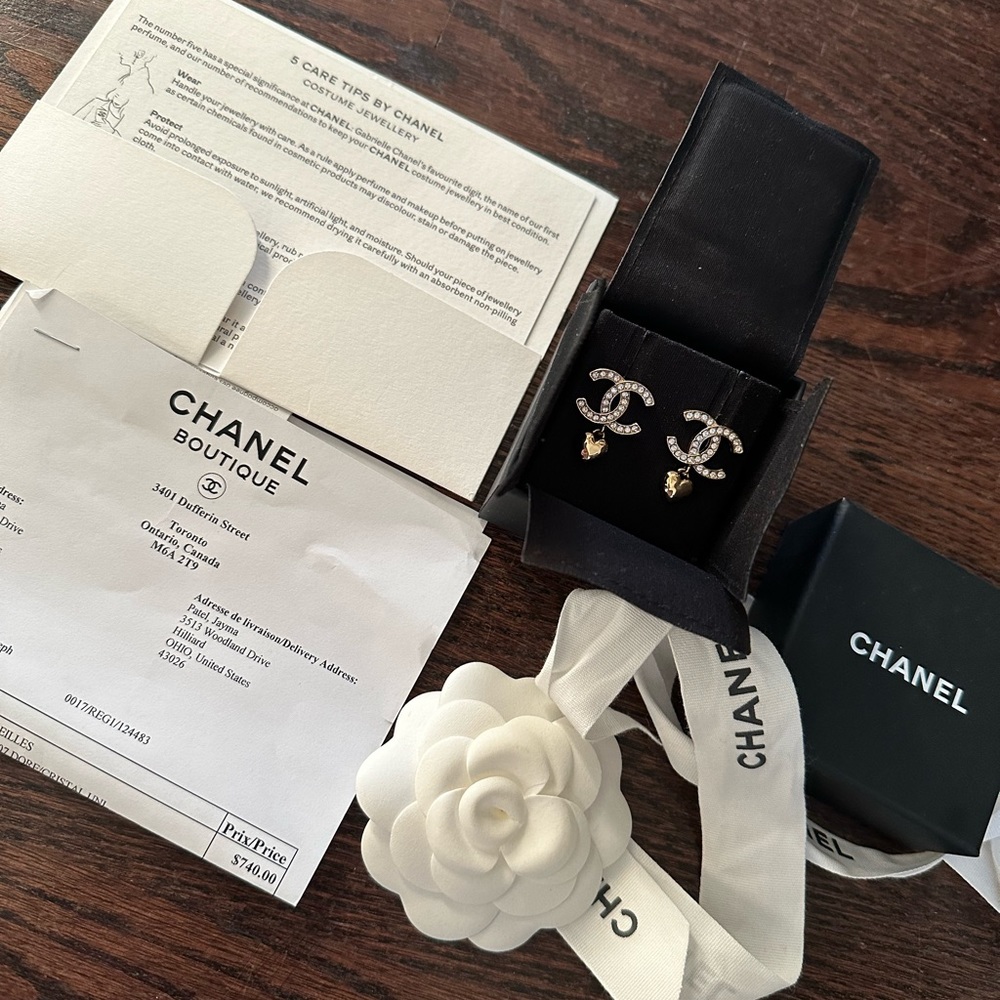 Authentic Chanel Earrings 2023